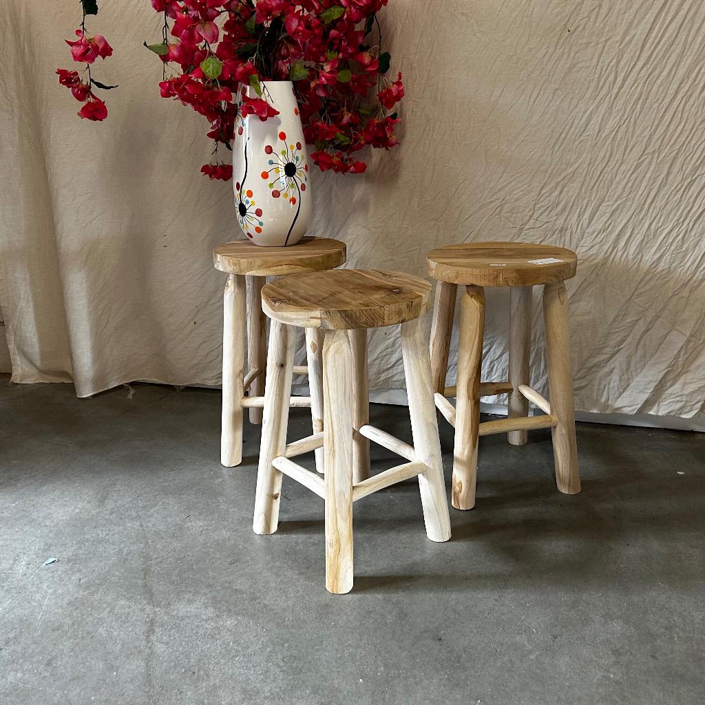 Rond krukje - massief teak - 50 cm hoog - TTM Wonen, Huis en Inrichting, Krukjes, TTM Wonen, Meubels – (Perzische) Tapijten en Woonaccessoires