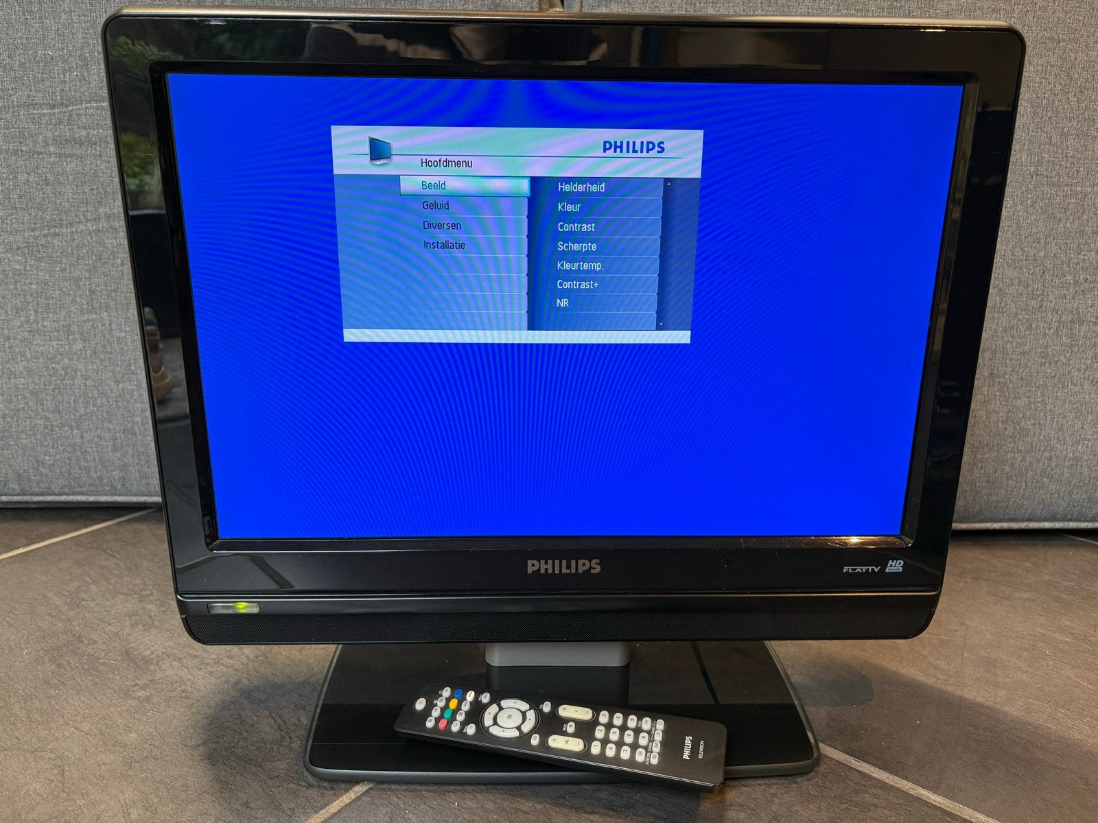 Philips 19 inch HD Ready LCD TV met afstandsbediening, Ophalen, Philips, Gebruikt, 50 Hz
