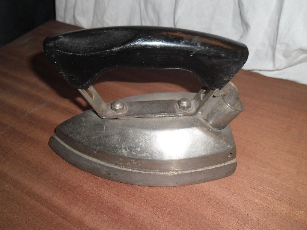 Vintage Strijkijzer - Antiek Decoratief Stuk, Verzamelen, Retro, Ophalen of Verzenden, Huis en Inrichting