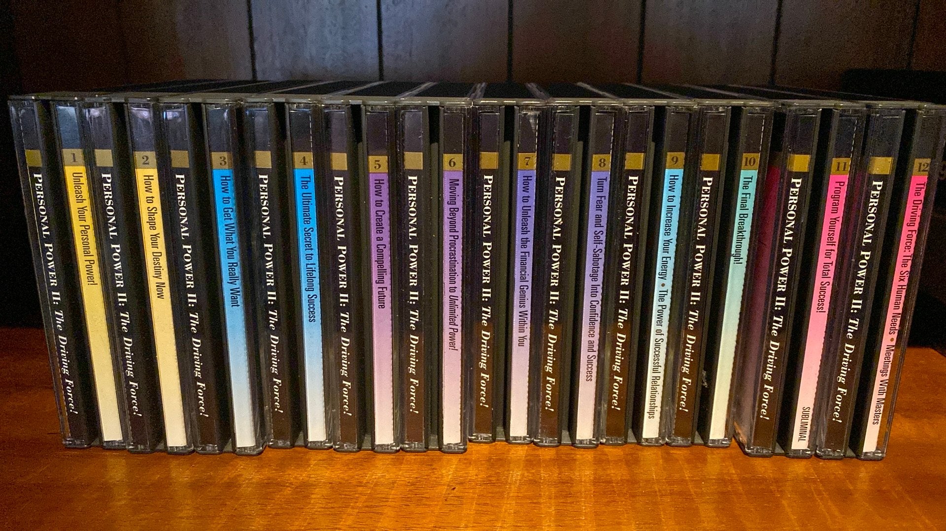 Tony Robbins original  24 cd set :The driving force, Boeken, Ophalen of Verzenden, Cd, Volwassene