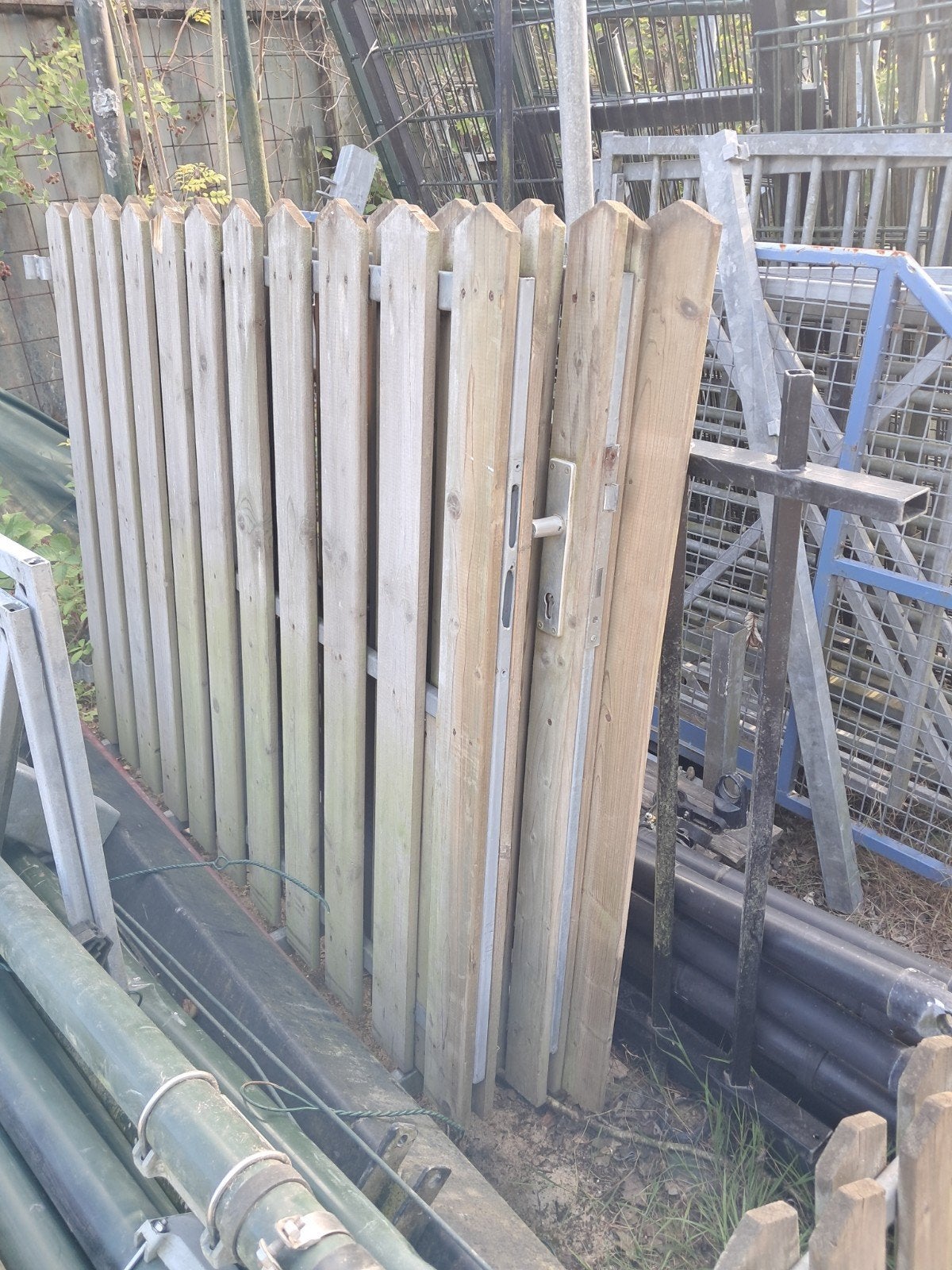 Houten  poort  op ijzeren  frame, Ophalen, Minder dan 3 meter, Hout, 1 tot 2 meter