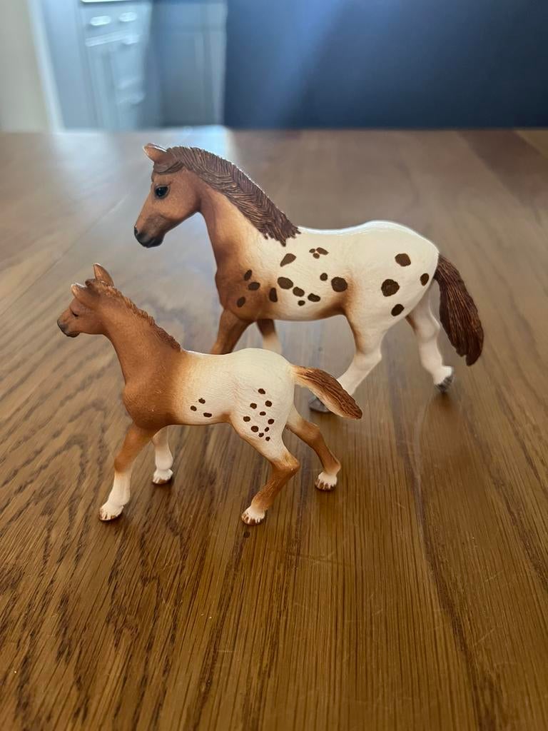 Te koop moeder en veulen paard van schleich, Ophalen of Verzenden, Zo goed als nieuw, Paard, Beeldje of Figuurtje
