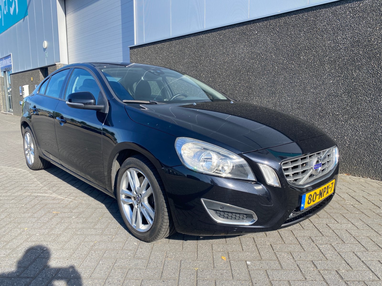 Volvo S60 2.0 T 2010 Zwart, Auto's, Volvo, 1800 kg, Zwart, 4 cilinders, Zwart