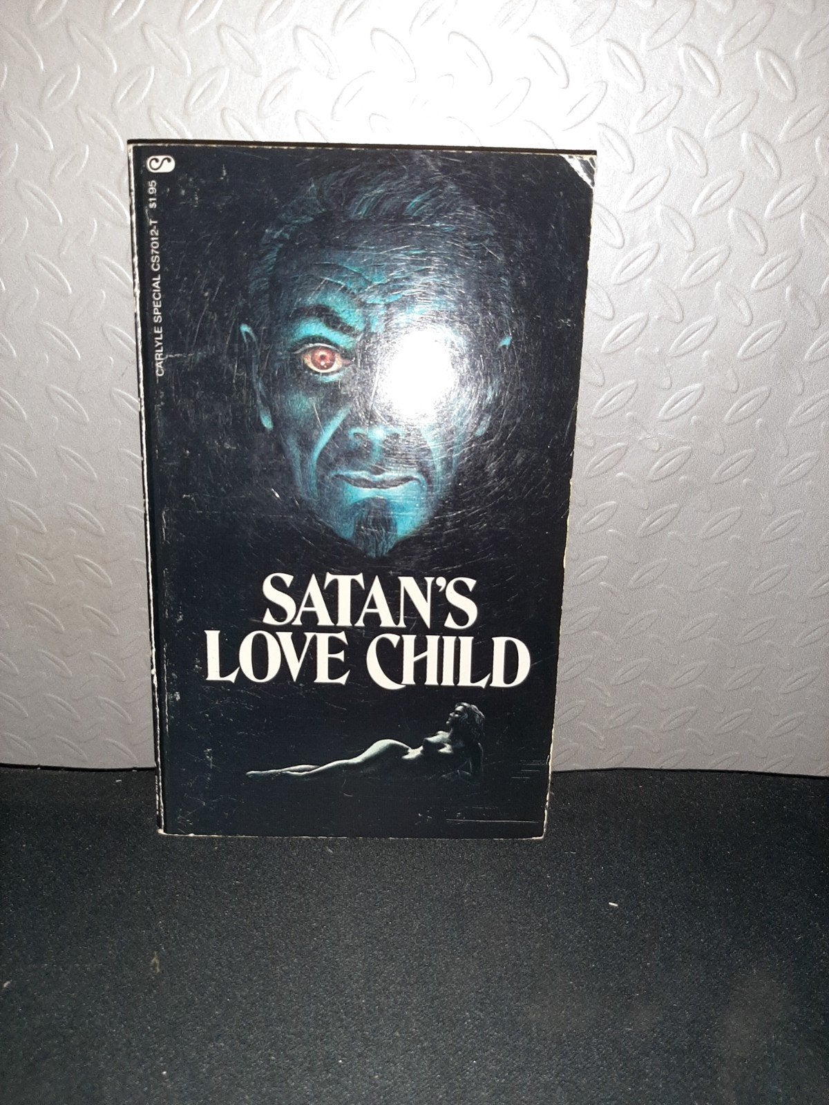 Satan's Love Child - Brian McNaughton (1977), Boeken, Fantasy, Ophalen of Verzenden, Gelezen