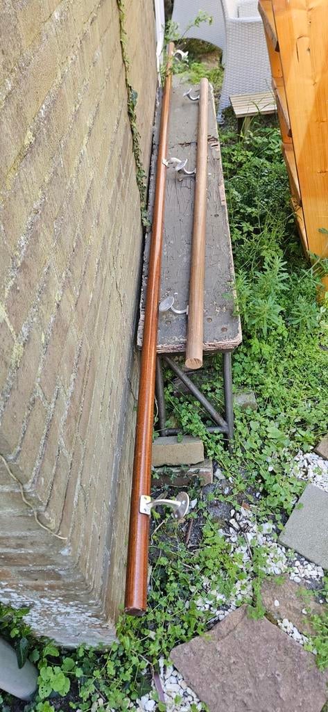 2x houten trapleuningen rondhout, Ophalen of Verzenden
