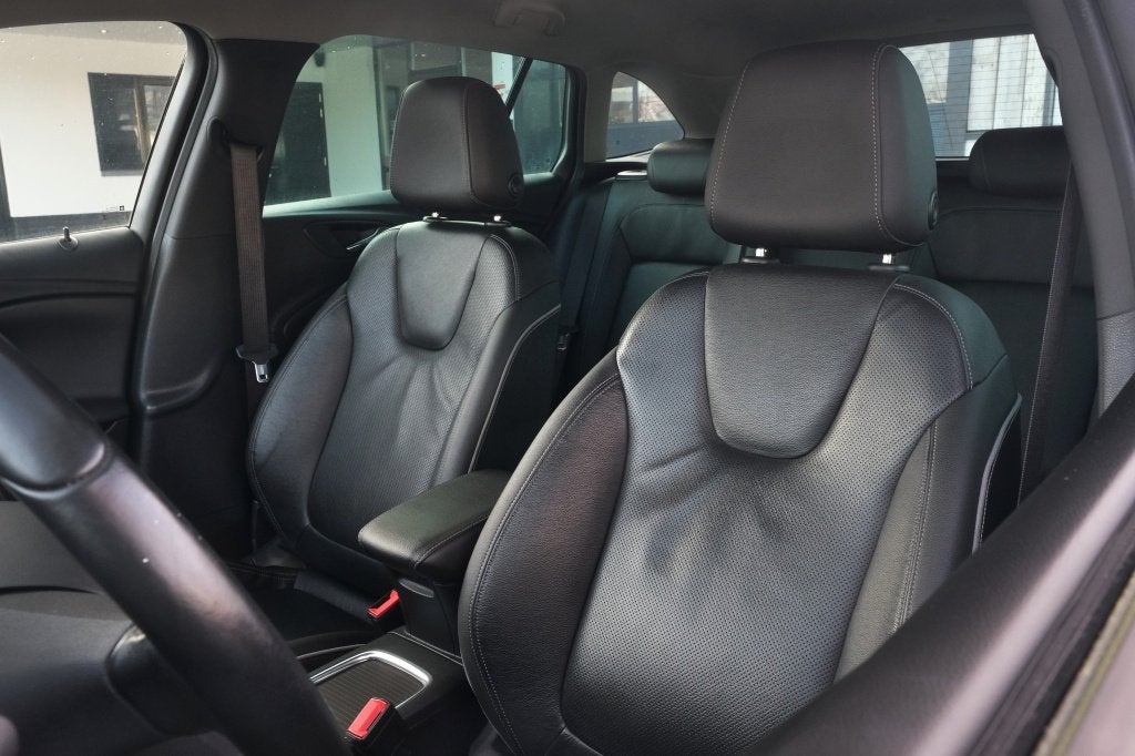 Opel Astra Sports Tourer 1.6 Innovation 200Pk, Leder, Trekha, Voorwielaandrijving, Gebruikt, 4 cilinders, Leder