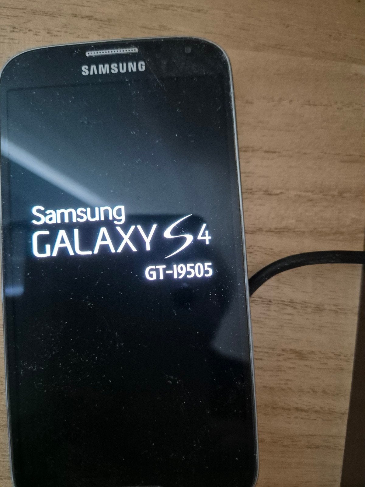Samsung Galaxy S4 met oplaadkabel, Gebruikt, Touchscreen, Ophalen of Verzenden, Zonder simlock
