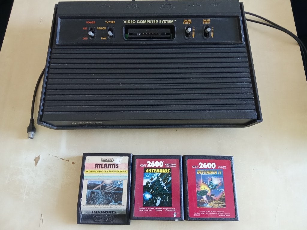 Atari 2600 + 3 games, Ophalen of Verzenden, Zonder controller, Atari 2600, Gebruikt