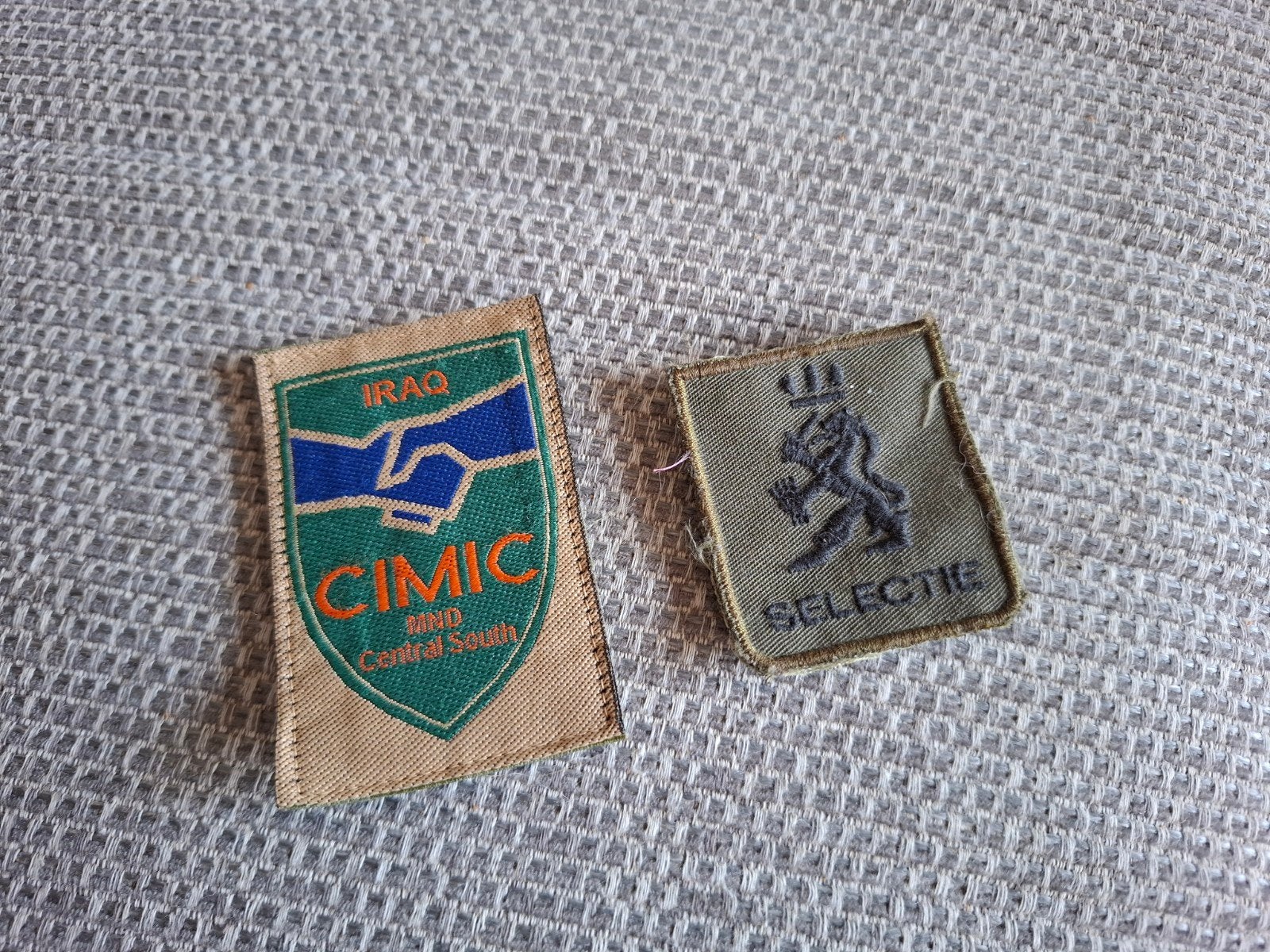 Emblemen Landmacht Selectie & Cimic Iraq mnd central south, Verzamelen, Ophalen of Verzenden, Landmacht, Nederland, Embleem of Badge