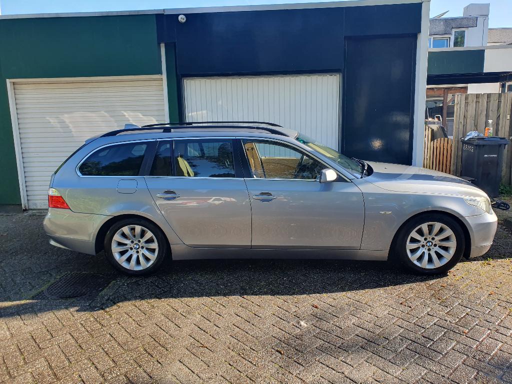 BMW 5-Serie 2.5 I 525 Touring 2004 Grijs., Auto's, Achterwielaandrijving, 1800 kg, Beige, Stationwagon