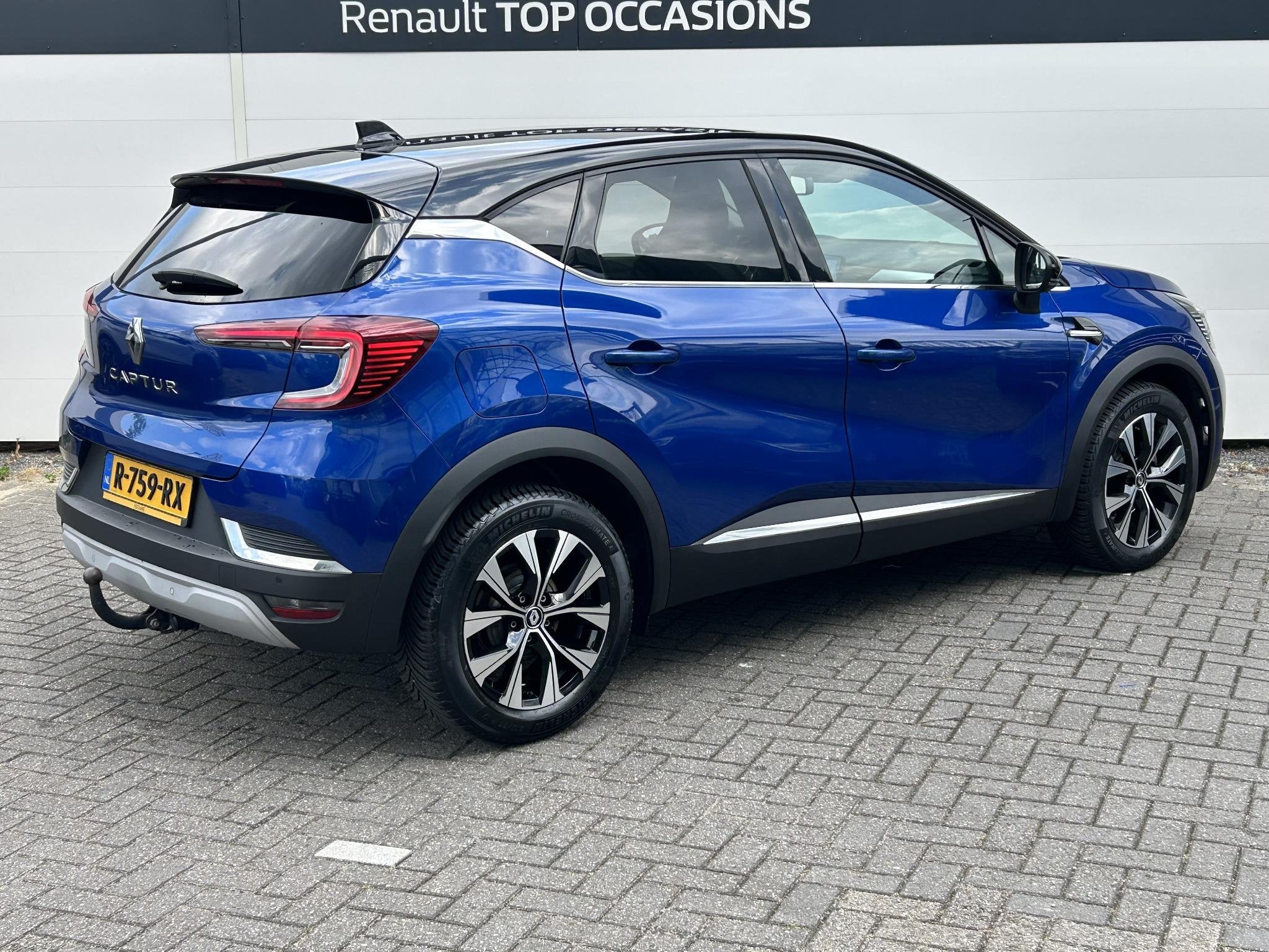 Renault Captur 1.3 mild hybrid 160 techno | Navigatie | Came, Auto's, Gebruikt, 4 cilinders, Met garantie (alle), Blauw