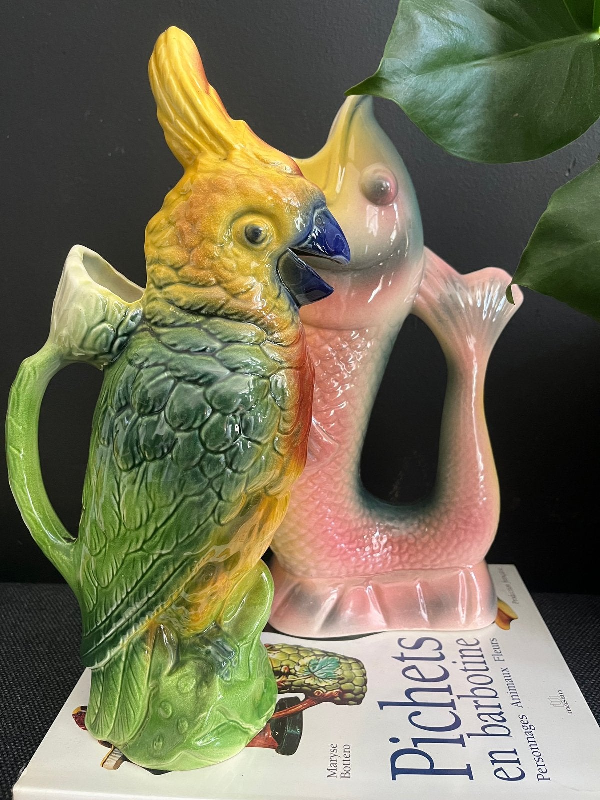 St. Clement antieke kaketoe karaf majolica artdeco period, Antiek en Kunst, Verzenden