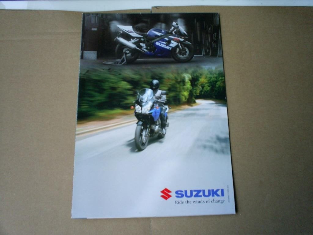 Suzuki Model Line Up Motoren Alle Suzuki s + Poster 2004, Verzenden, Zo goed als nieuw, Overige merken