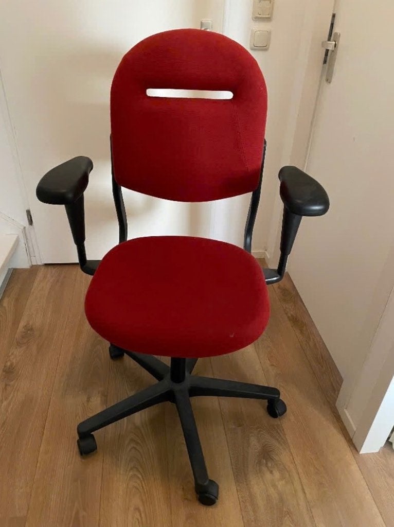 Burostoel rood allen vandaag €15,00, Ophalen, Zo goed als nieuw, Bureaustoel, Rood