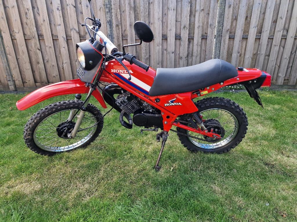 Honda MT8 in een hele nette staat onder de 6500 km!, Fietsen en Brommers, Brommers | Honda, Ophalen, Overige modellen, Zo goed als nieuw