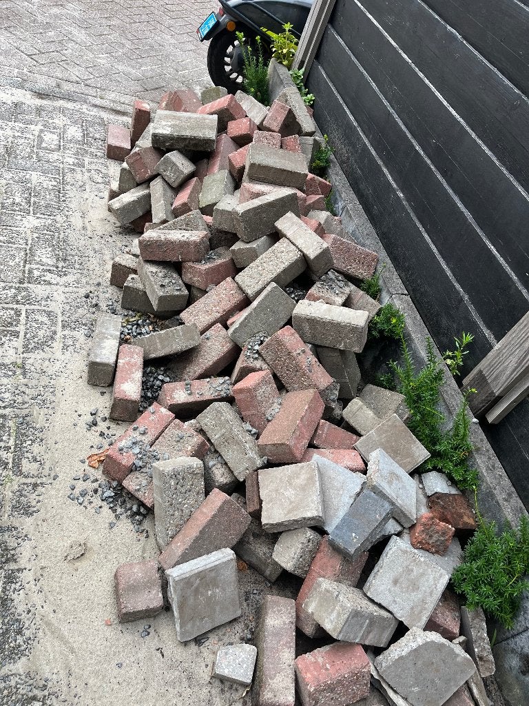 Blauw grint en klinkers, Tuin en Terras, Ophalen, Gebruikt, Beton, Klinkers