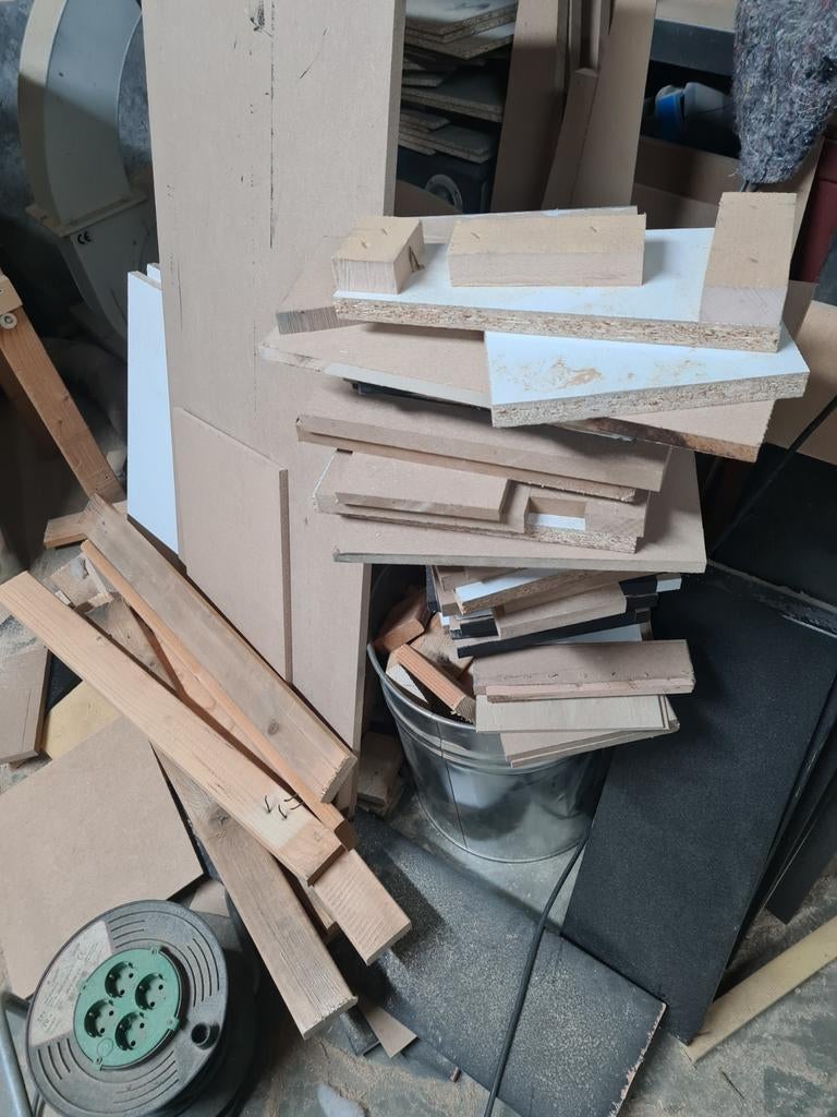 GRATIS Schoon rest/ hobbyhout op te halen kapel avezaath, Ophalen, Minder dan 25 mm, Pallet, Minder dan 200 cm