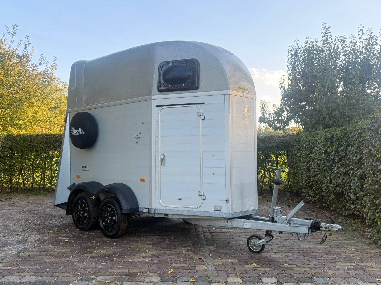 Mooie 1.5 paards humbaur single vol aluminium, zadelkamer, Ophalen, Aluminium, Zo goed als nieuw, Info@ttpaardentrailers.nl