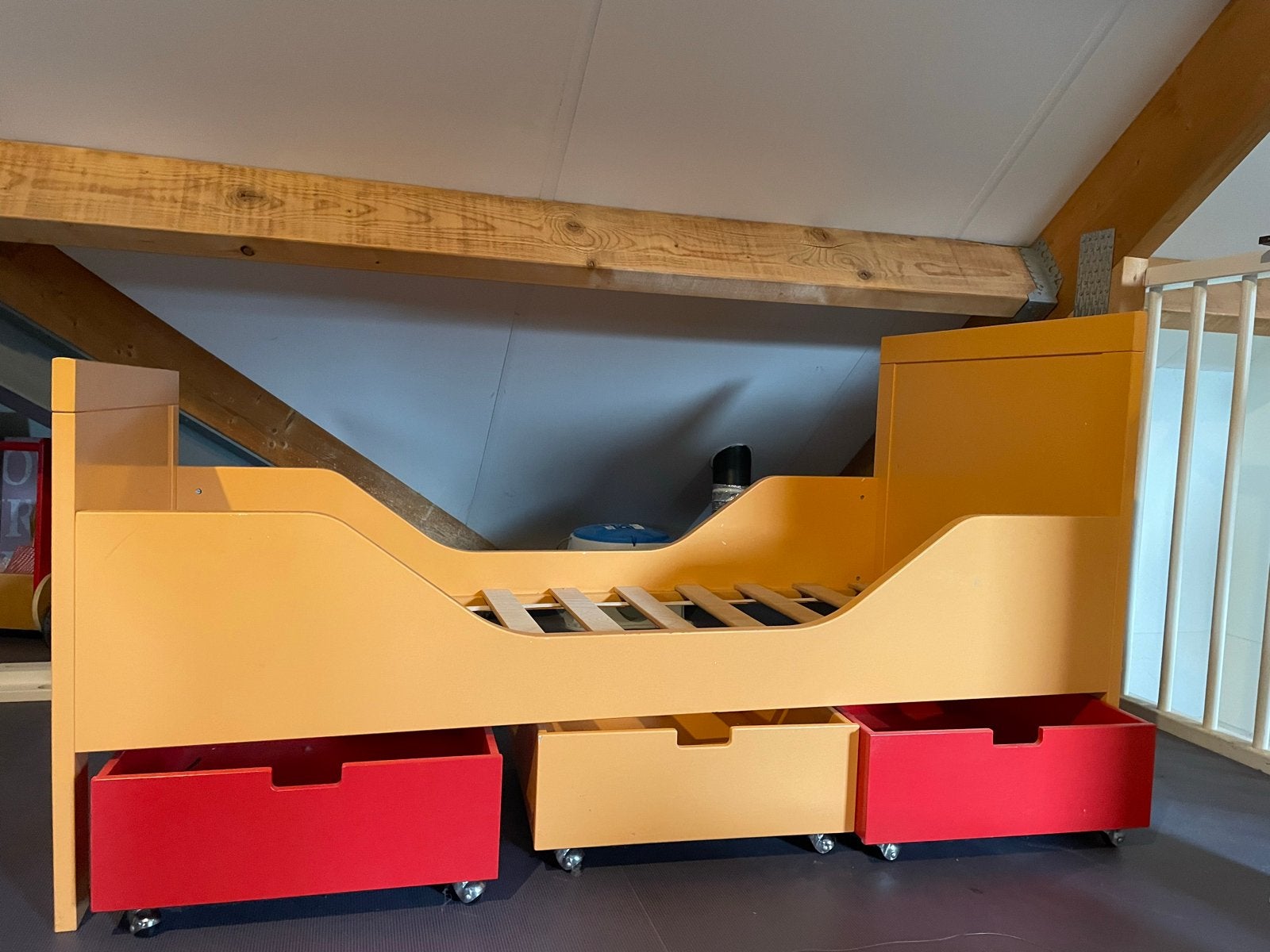 Bopita Juniorbed met 3 handige opberglades, Ophalen, 70 tot 85 cm, 140 tot 160 cm, Zo goed als nieuw