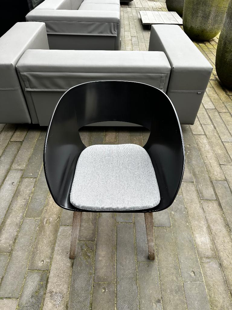 Tribu tuinstoelen stoelen inclusief Tribu kussens 8x zwart, Ophalen, Zo goed als nieuw, Kunststof