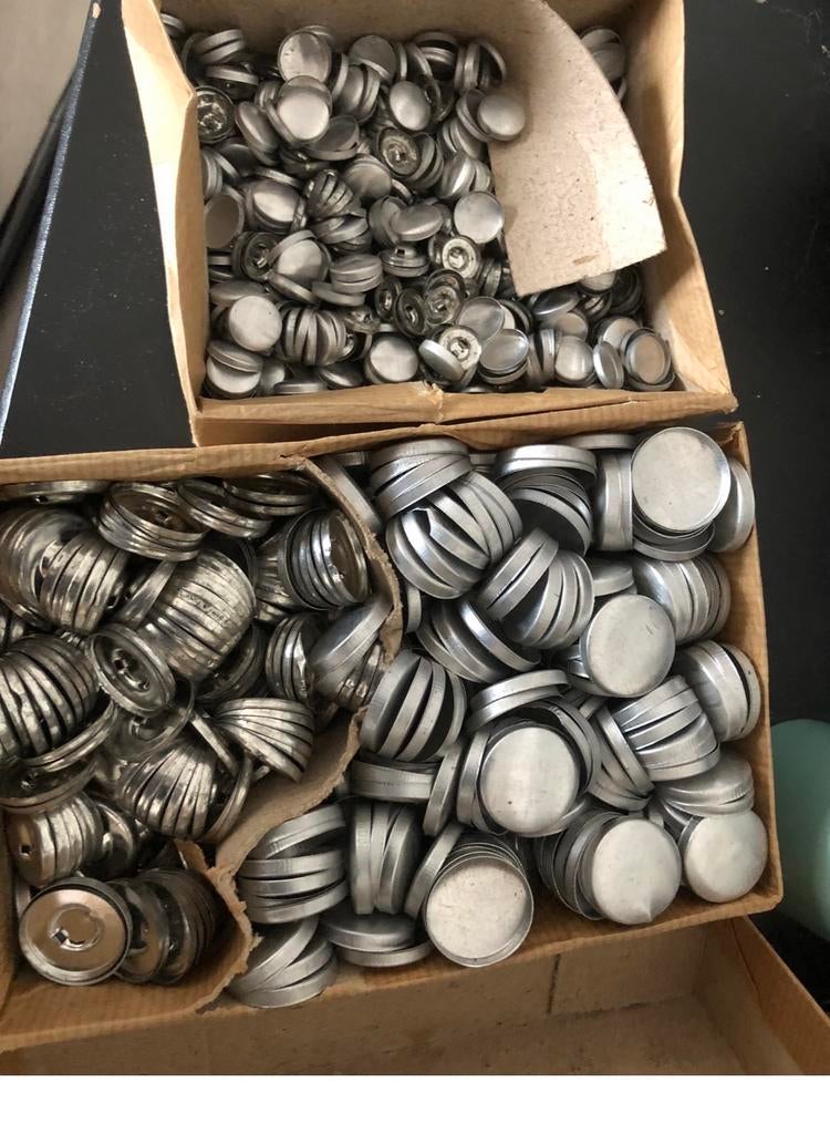 Spindel handpers-Knopenpersmachine en stansset en stofknopen, Ophalen of Verzenden, Gebruikt, Knoop of Knopen