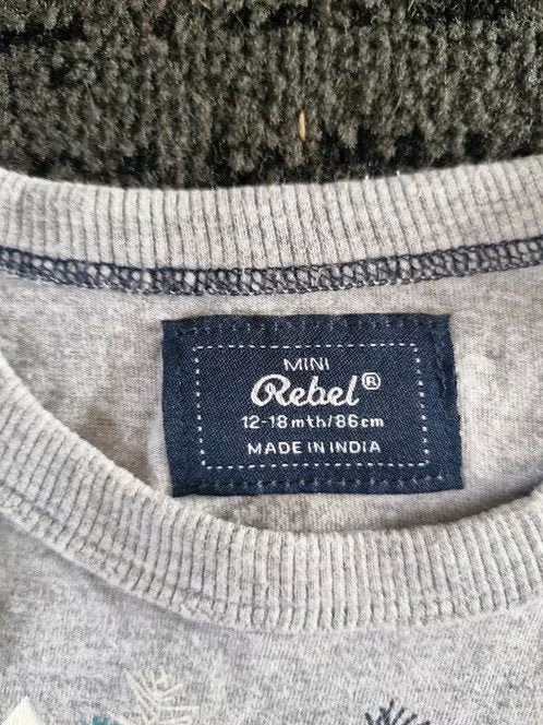 Grijs shirt met sneeuwmonster Maat 86 h3, Kinderen en Baby's, Rebel, Ophalen of Verzenden, Zo goed als nieuw, Onbekend