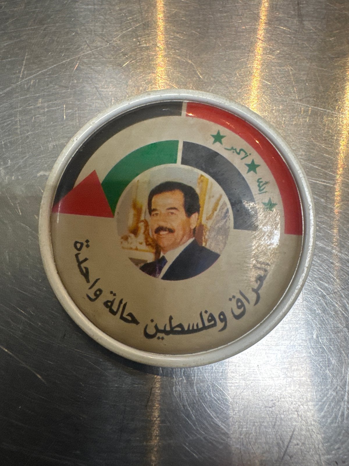 Vintage Saddam Hoessein Speldje - Irak & Palestina, Ophalen of Verzenden, Gebruikt, Overige onderwerpen, Speldje of Pin
