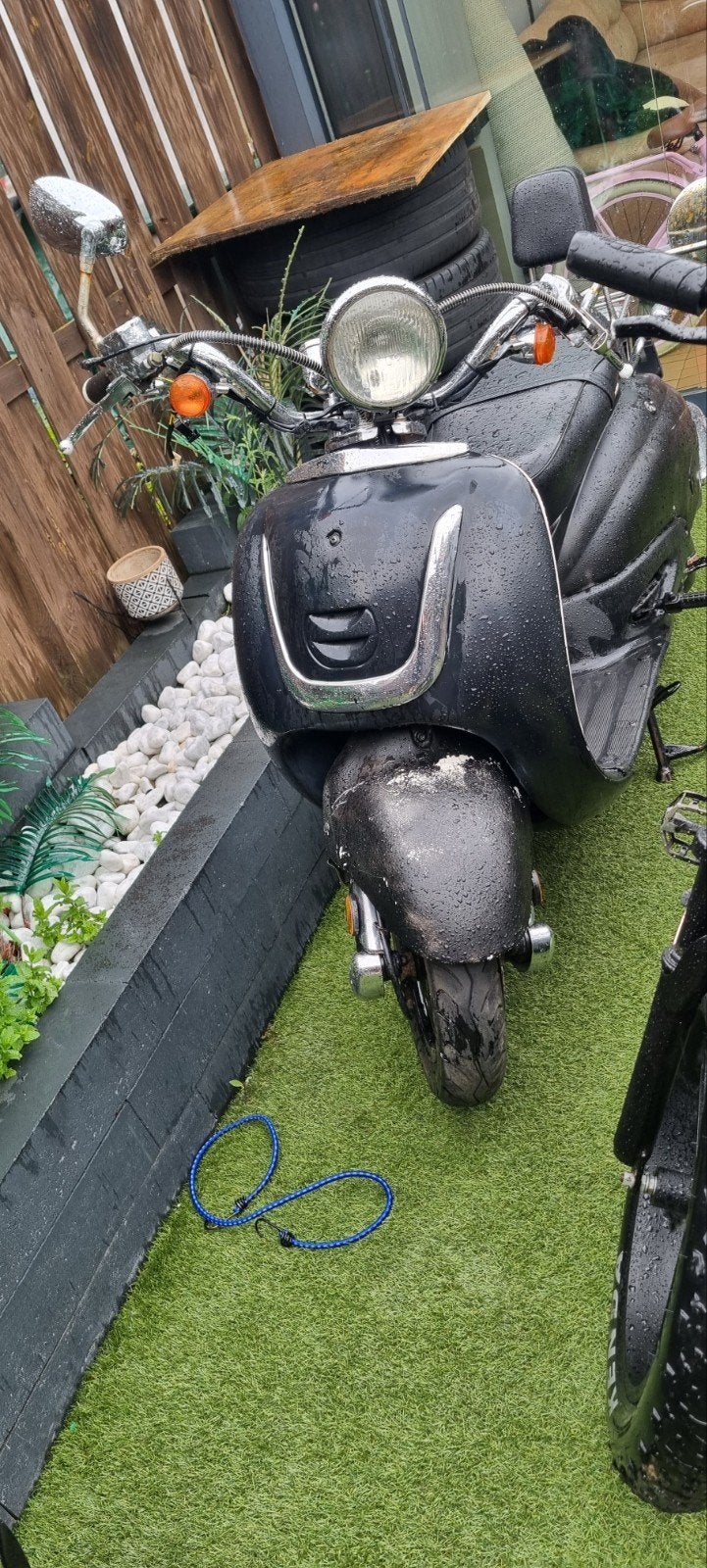 AGM V641 SCOOTER OPKNAPPER MOET WEG €100, Fietsen en Brommers, Scooters | Overige merken, Ophalen, Gebruikt, Benzine