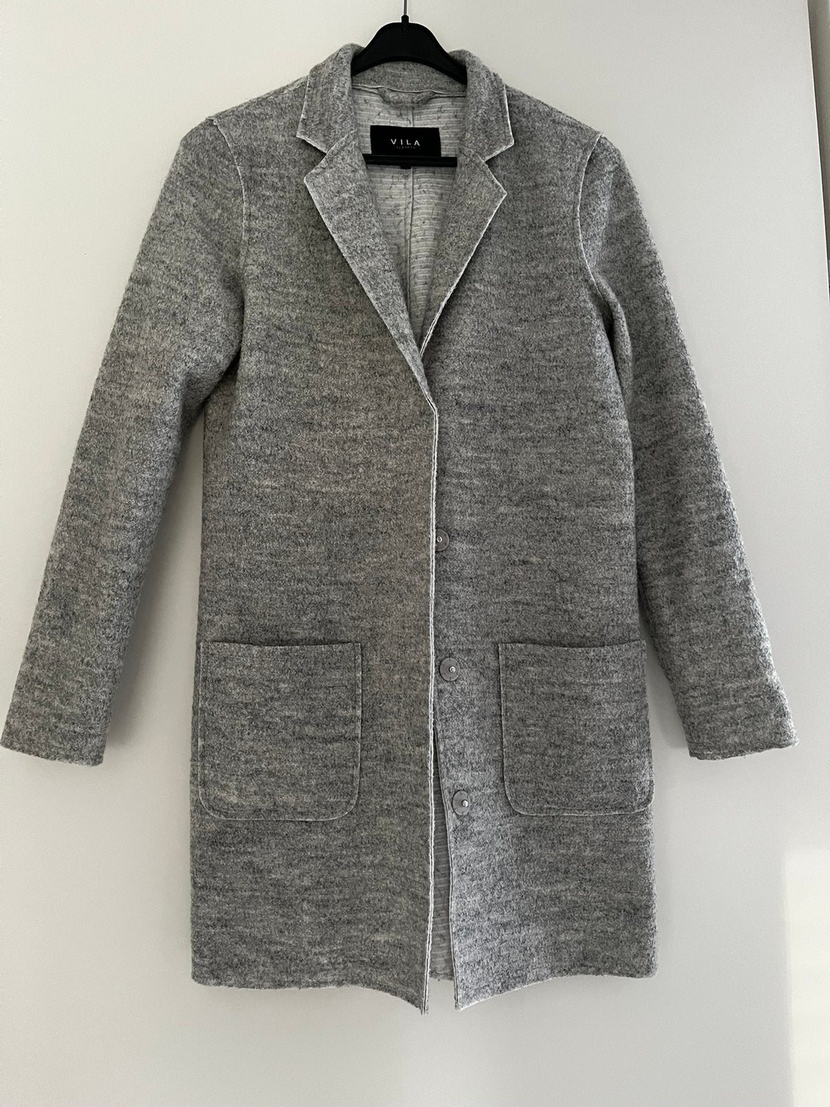 Damesjas lichtgrijs merk VILA maat XS, Kleding | Dames, Ophalen of Verzenden, Zo goed als nieuw, Maat 34 (XS) of kleiner, Grijs