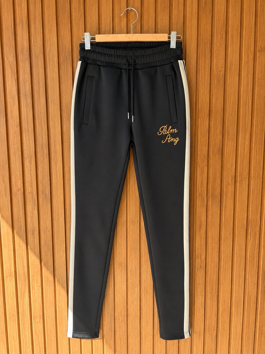 Palm Angels trainingsbroek met logo size L, Kleding | Dames, Verzenden, Zwart, Maat 42/44 (L), Zo goed als nieuw