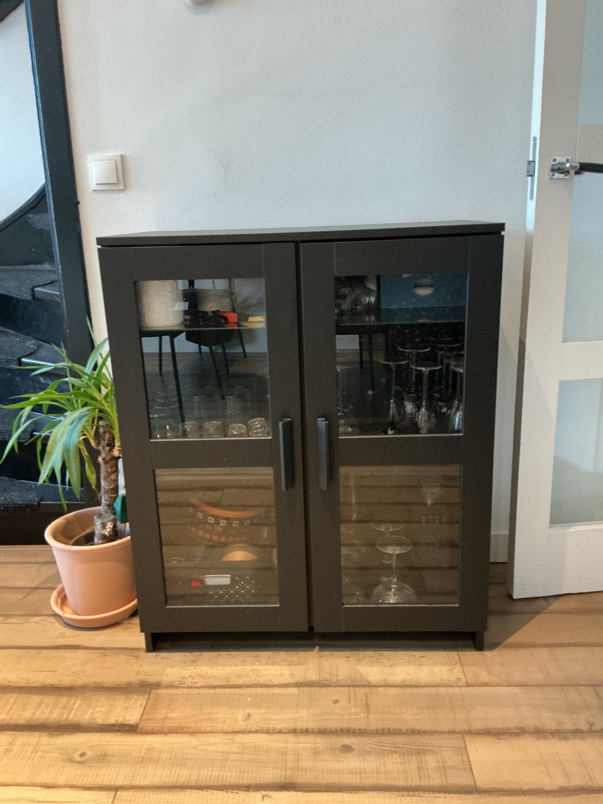 Brimnes Ikea vitrinekast zwart, Ophalen, Met deur(en), 50 tot 100 cm, Zo goed als nieuw