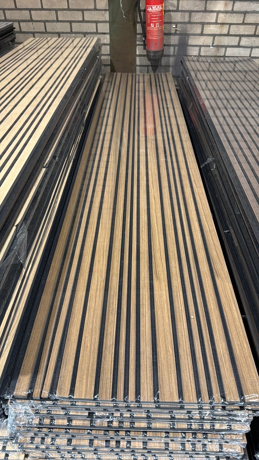 25 stuks 60x280 akoestische wandpanelen donker gerookt/smoke, Huis en Inrichting, Ophalen, Zo goed als nieuw