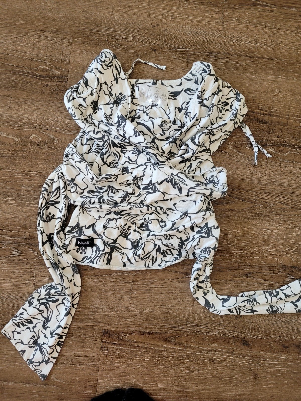 Najell baby wrap  draagdoek draagzak maat m, Kinderen en Baby's, Overige merken, Draagdoek, Ophalen of Verzenden, Zo goed als nieuw
