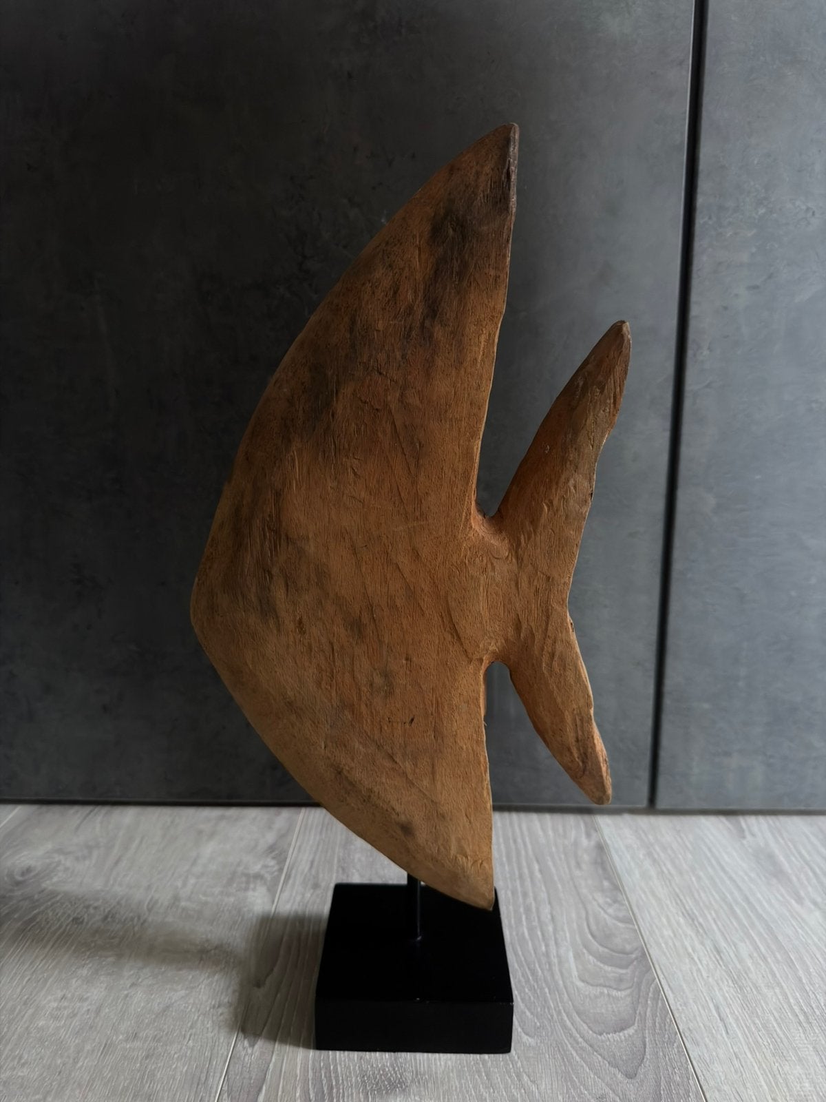 Houten Vis Ornament op Standaard, 45cm, Huis en Inrichting, Woonaccessoires | Wanddecoraties, Ophalen, Gebruikt, 45 cm, Hout