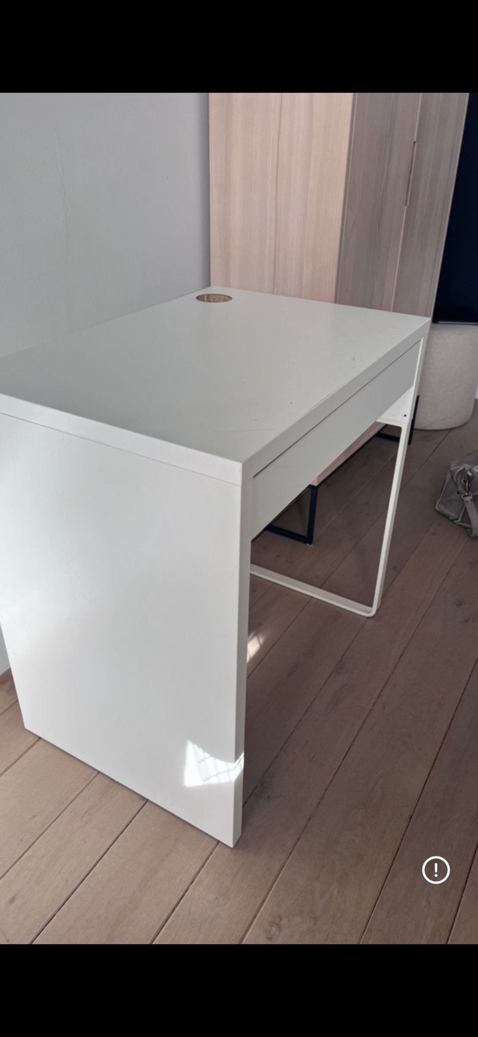 IKEA bureau met gebruikerssporen op werkblad, Ophalen, Gebruikt, Spaanplaat of MDF, IKEA