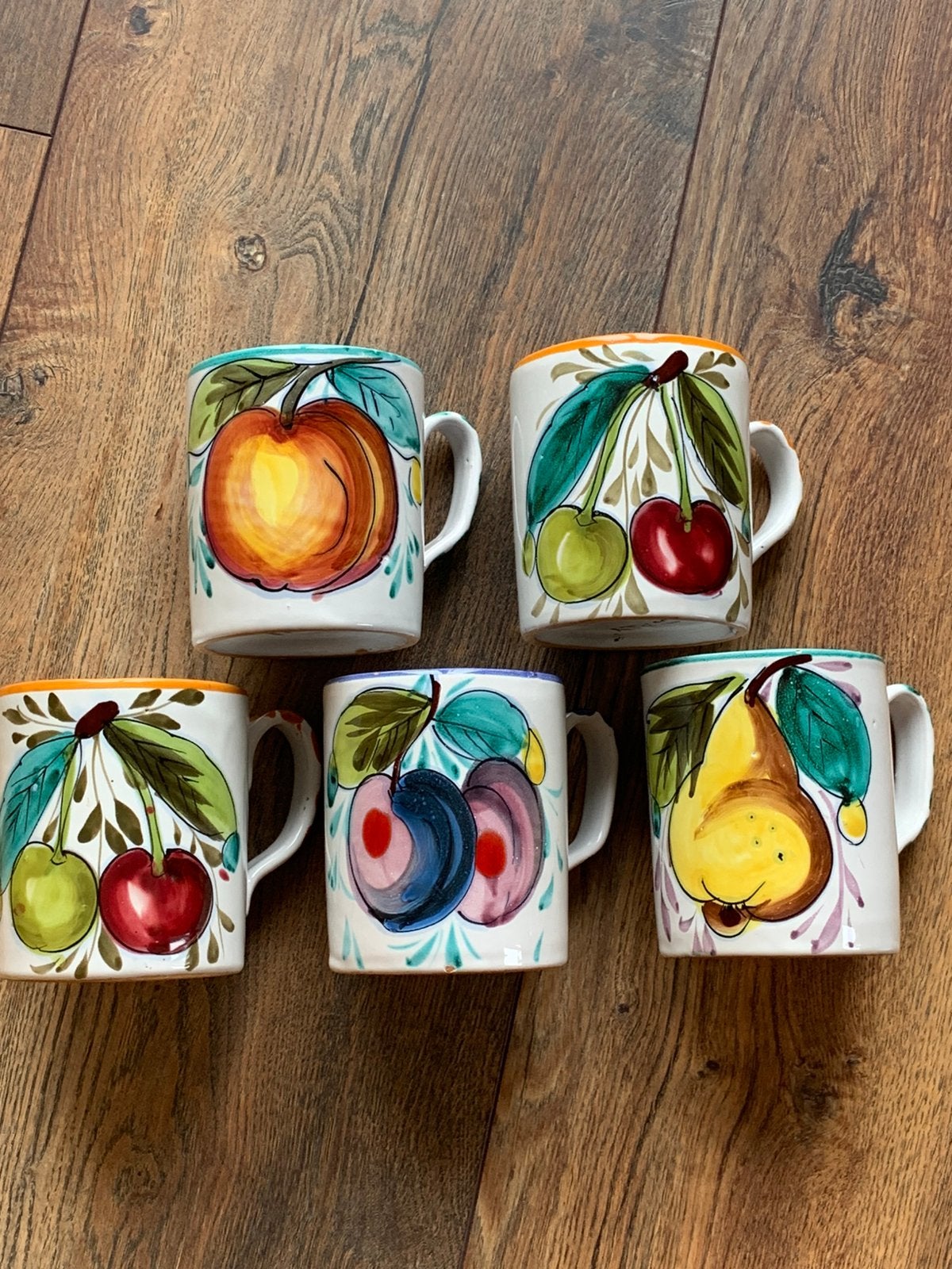 5 Vintage Italiaanse bekers majolica stijl keramiek, Huis en Inrichting, Keuken | Servies, Ophalen of Verzenden, Aardewerk, Overige stijlen