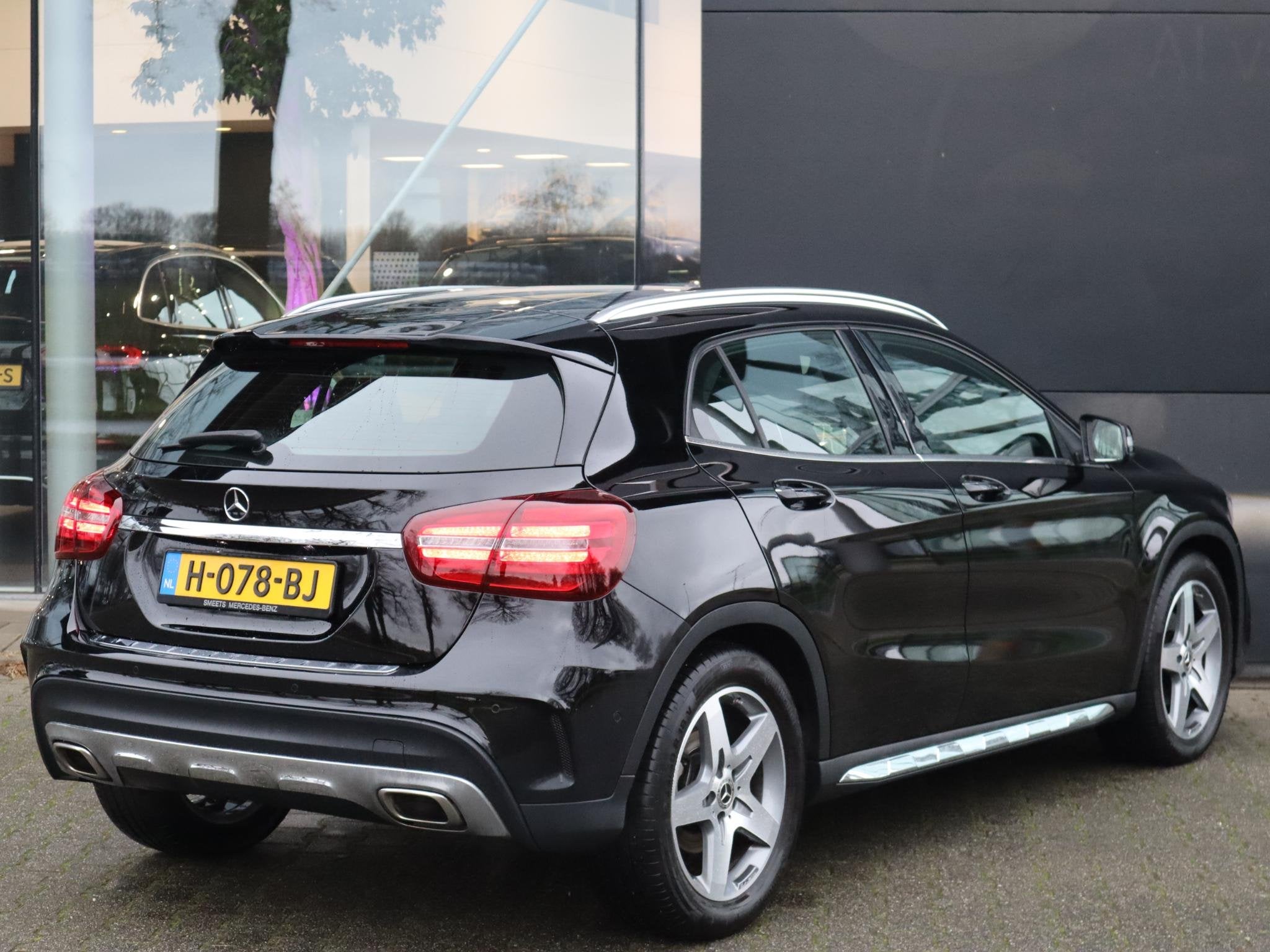 Mercedes-Benz GLA-klasse 180 Business Solution AMG, Stof, Gebruikt, 4 cilinders, 1335 kg