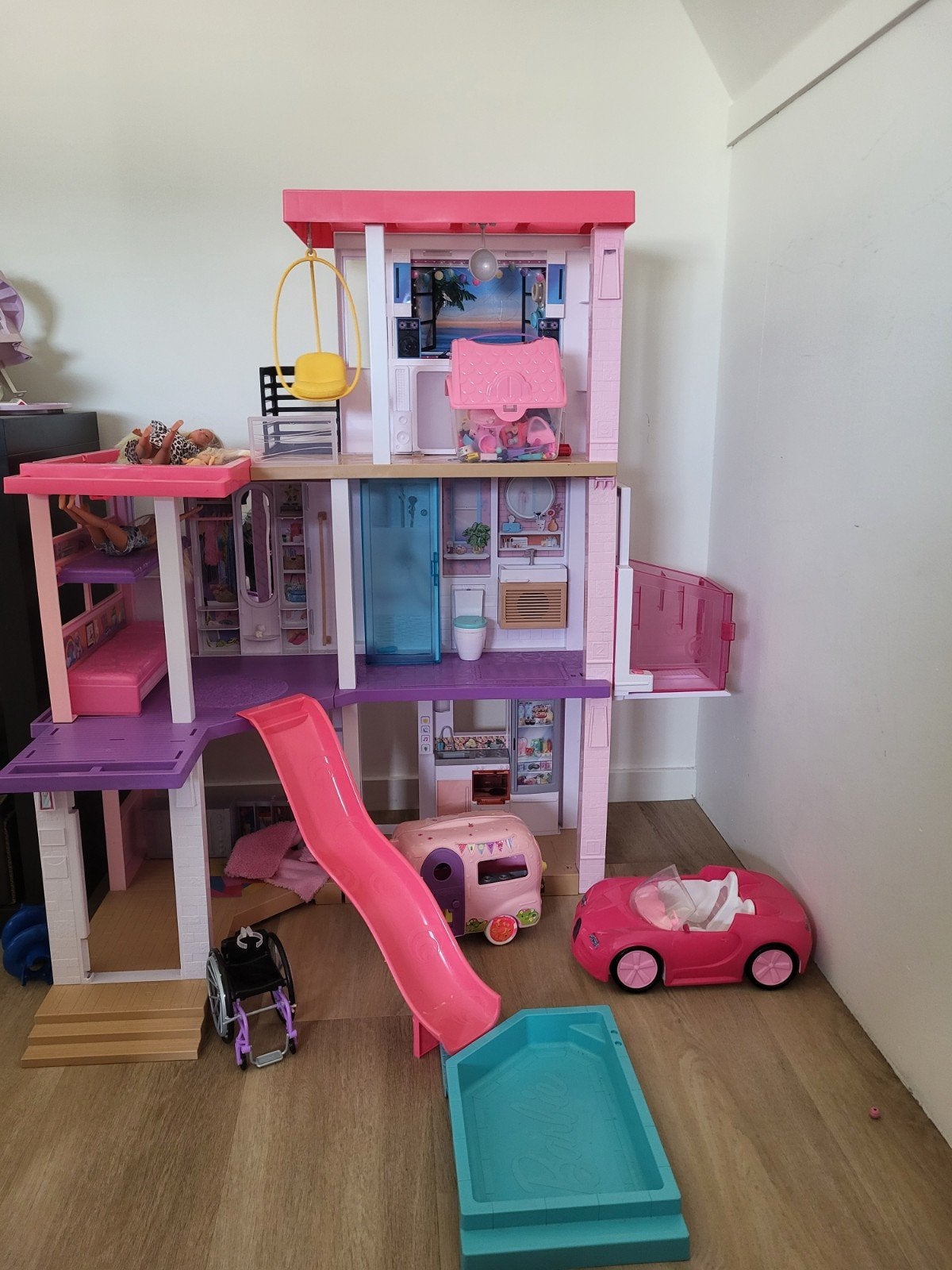 Barbie huis, Kinderen en Baby's, Speelgoed | Poppenhuizen, Ophalen, Gebruikt, Poppenhuis