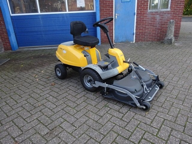 Stiga villa 13 HST frontmaaier met nieuw 85 cm maaidek, Gebruikt, Stiga, Ophalen of Verzenden, Elektrische starter