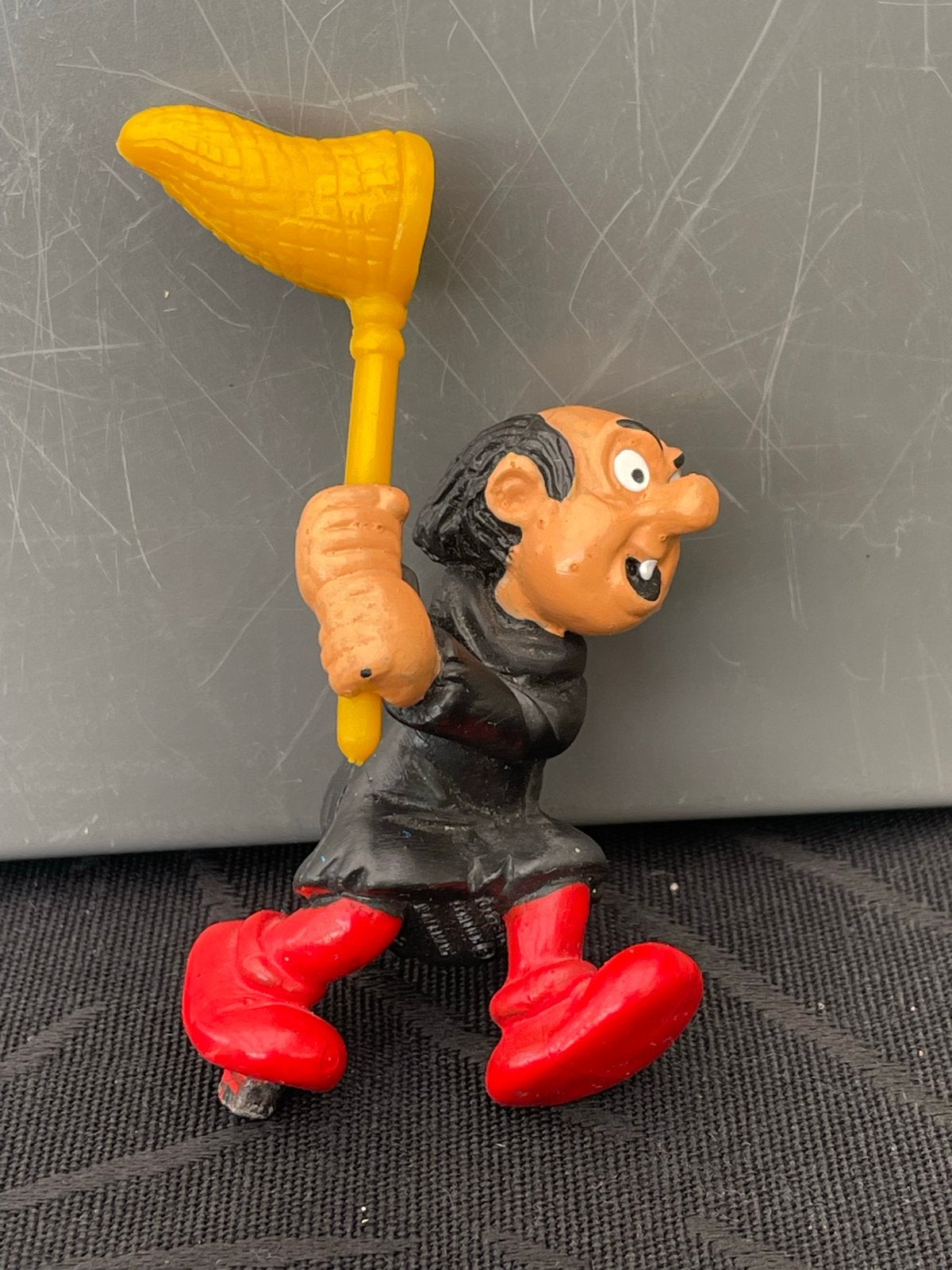 Gargamel Smurfen figuur met netje - Vintage, Verzamelen, Ophalen of Verzenden, Gebruikt, Gargamel, Poppetje, Figuurtje of Knuffel