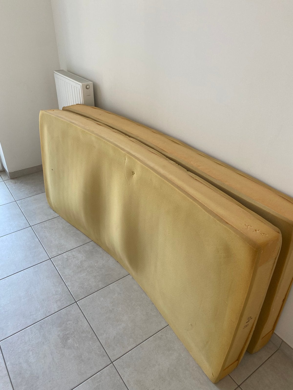 2 Matrassen schuim , gratis !, Huis en Inrichting, Slaapkamer | Matrassen en Bedbodems, Gebruikt, 90 cm, Tweepersoons, Ophalen of Verzenden