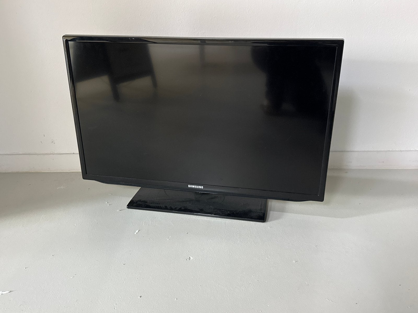 Samsung TV 73x43 cm - Werkt goed, zonder afstandsbediening, Ophalen, Gebruikt, 60 tot 80 cm, Samsung
