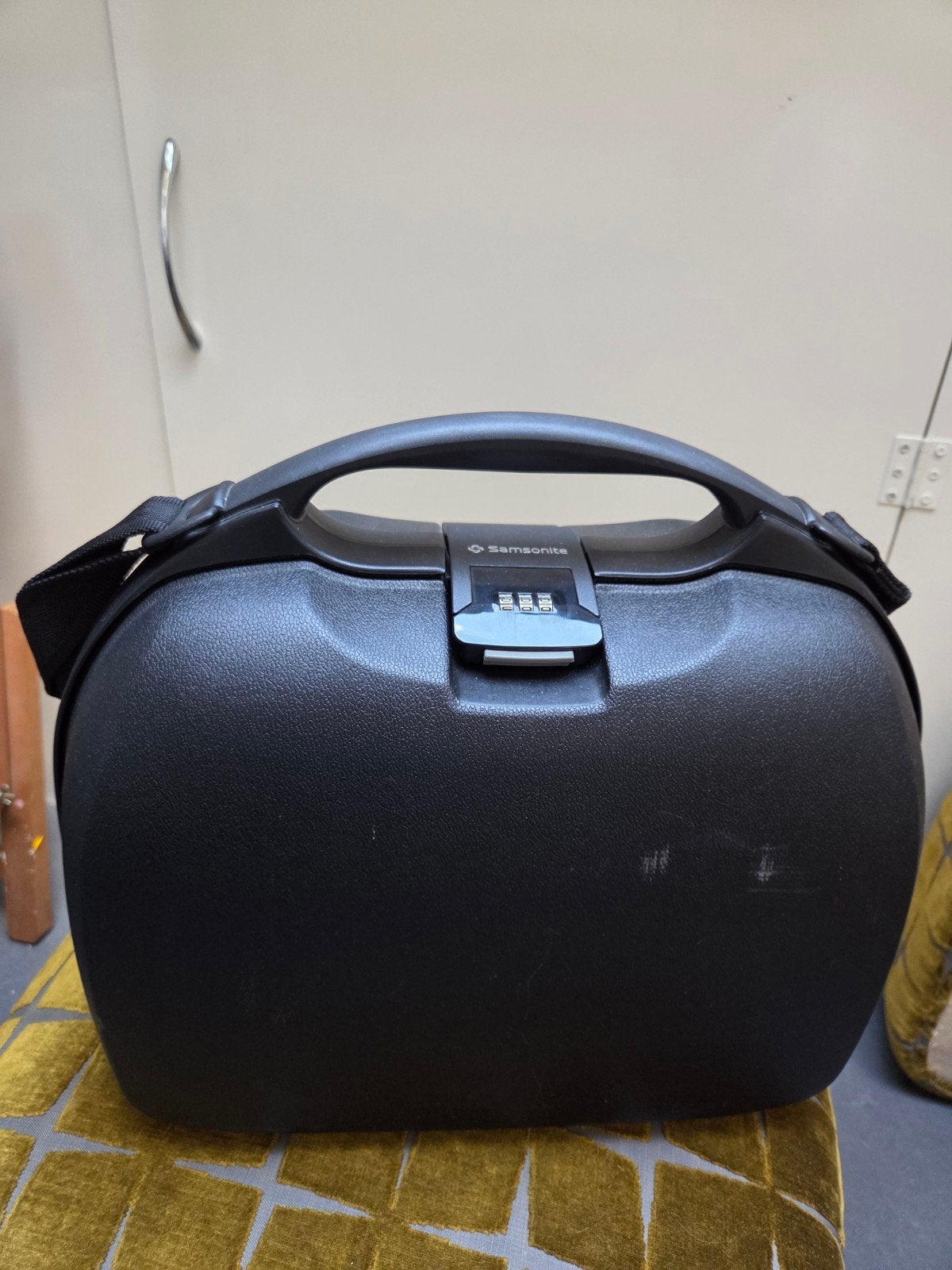 Zo goed als nieuwe Samsonite Beautycase (zwart) met cijfersl, Ophalen, Hard kunststof, Slot, Minder dan 50 cm
