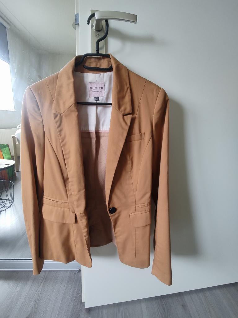 BERSHKA jas maat 36, Ophalen, Bruin, Bershka, Zo goed als nieuw