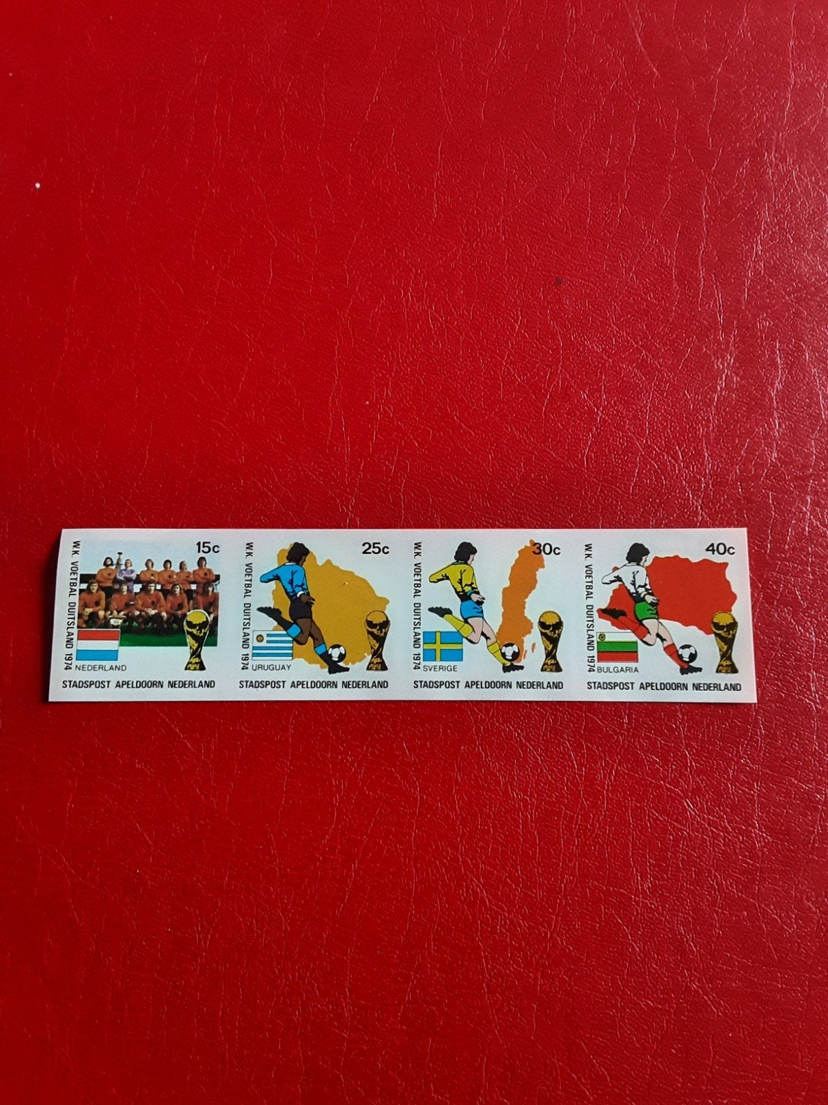 Stadspost Apeldoorn.  Wk Voetbal 1974 Strip ongetand ( pf, Ophalen of Verzenden