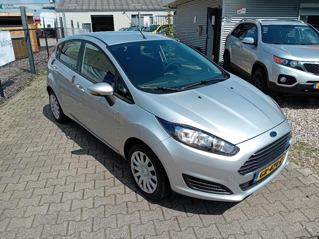 Ford Fiësta 1.25 60KW 5 DEURS BJ2013 SLECHTS 155DKM! NWE APK, Auto's, Voorwielaandrijving, Euro 5, Stof, 4 stoelen