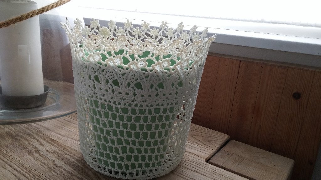 bloempot met kantenhouder, Overige materialen, Rond, Ophalen of Verzenden, Zo goed als nieuw