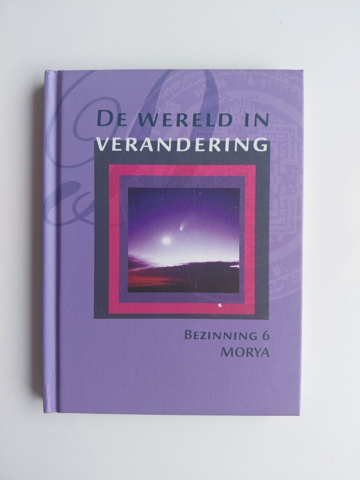 Morya - De wereld in verandering, Ophalen of Verzenden, Zo goed als nieuw, Morya; Geert Crevits