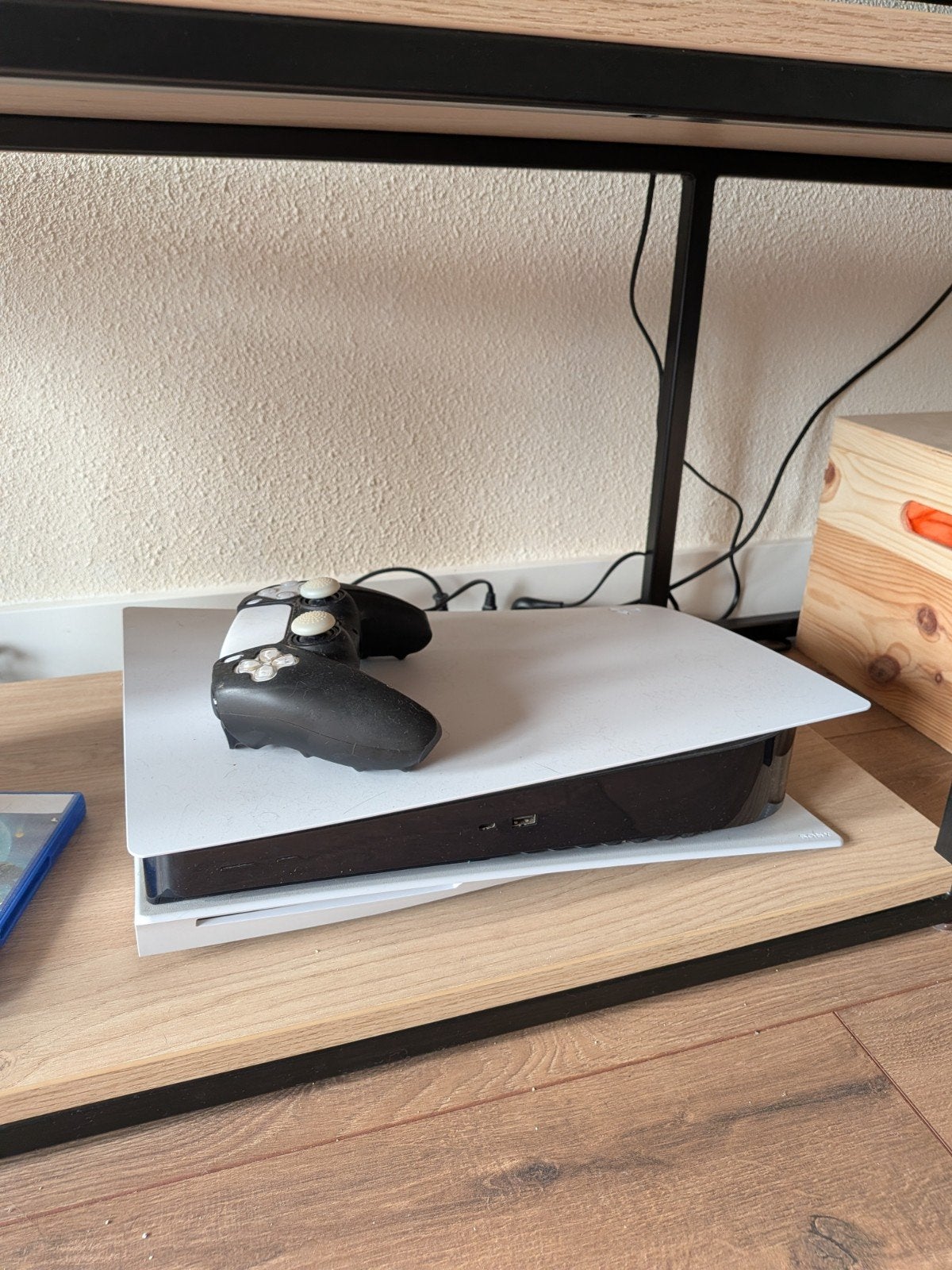 PS5 Disc Edition 825GB + Controller + Helldivers 2, Ophalen, Zo goed als nieuw