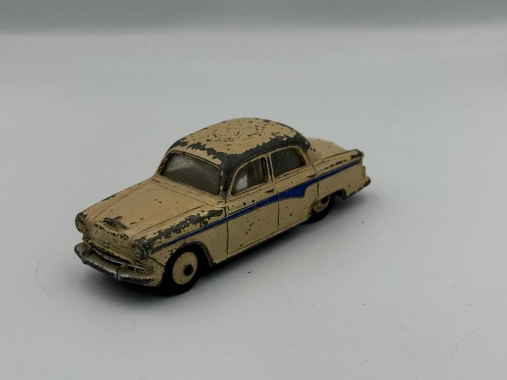 Dinky Toys Austin A105, Ophalen of Verzenden, Zo goed als nieuw, Auto, Dinky Toys